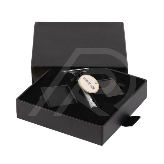Box packing with blade for gift